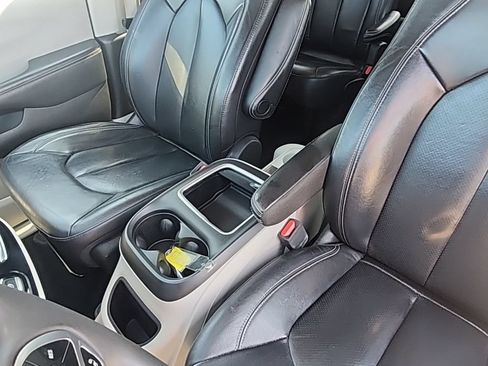 Certified 2022 Chrysler Pacifica Touring-L FWD image 23