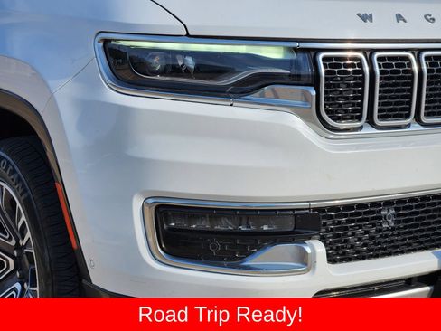 Used 2024 Jeep Wagoneer Series II w/ Flexible Seating Group RWD image 9