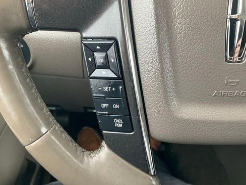 Used 2015 Lincoln Navigator 4WD image 8