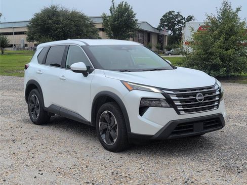 Used 2025 Nissan Rogue SV FWD image 9