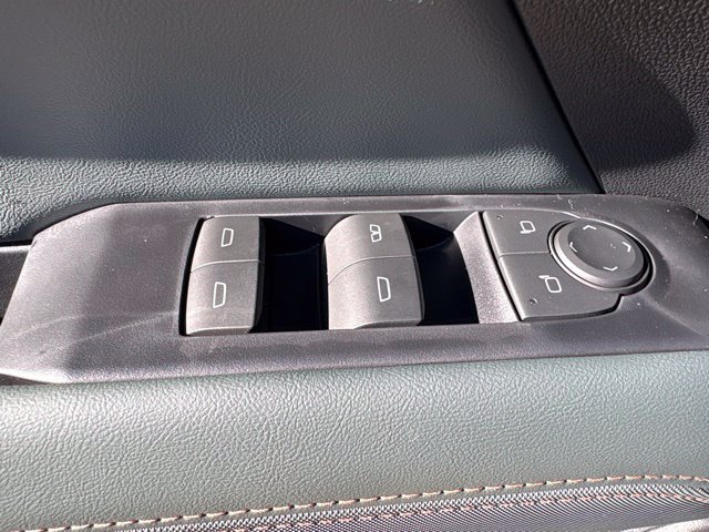 New 2027 GMC Terrain AT4 w/ Technology Package II AWD/4WD image 7