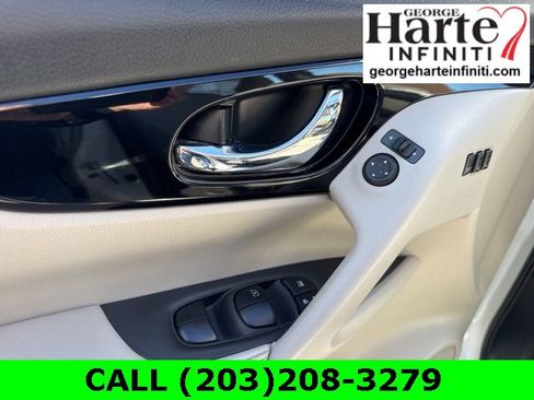 Used 2022 Nissan Rogue Sport SL w/ Premium Package image 22