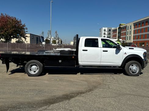 New 2026 RAM 5500 Tradesman w/ Chrome Appearance Group image 2