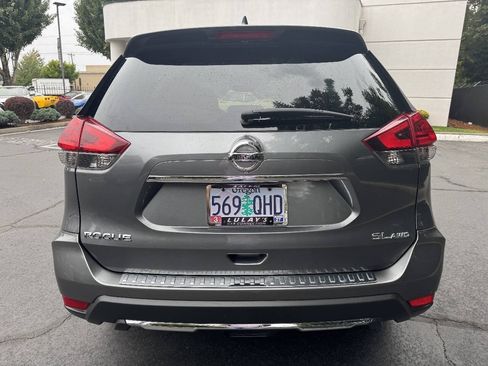 Used 2017 Nissan Rogue SL w/ SL Premium Package AWD/4WD image 4