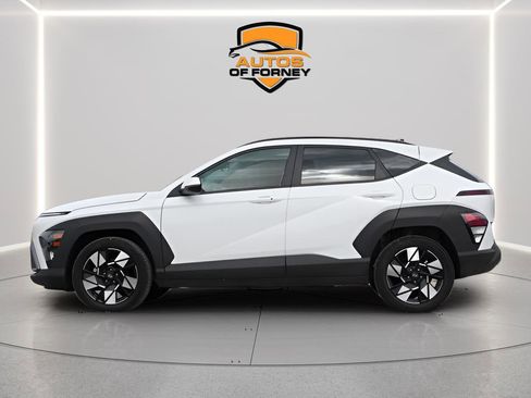 Used 2025 Hyundai Kona SEL image 2
