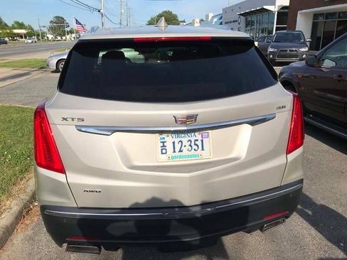 Used 2017 Cadillac XT5 Premium Luxury w/ Driver Assist Package AWD/4WD image 4