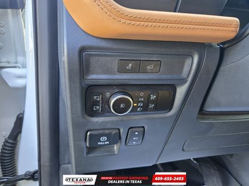 Used 2023 Ford Expedition Platinum image 20