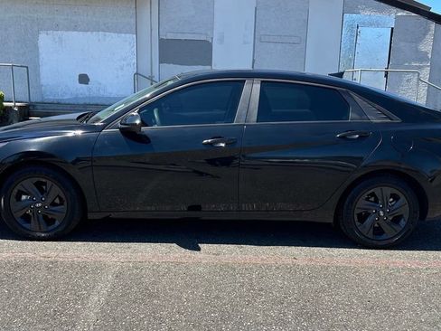 Used 2023 Hyundai Elantra SEL w/ Cargo Package FWD image 8