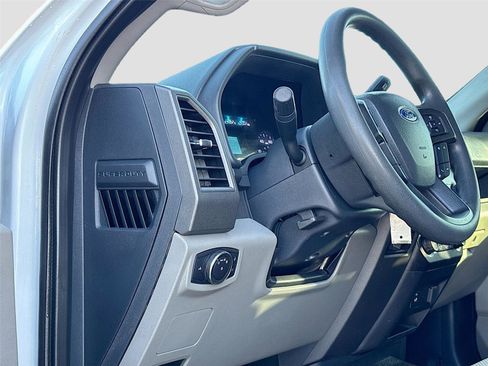 Used 2022 Ford F250 XL w/ Power Equipment Group image 10