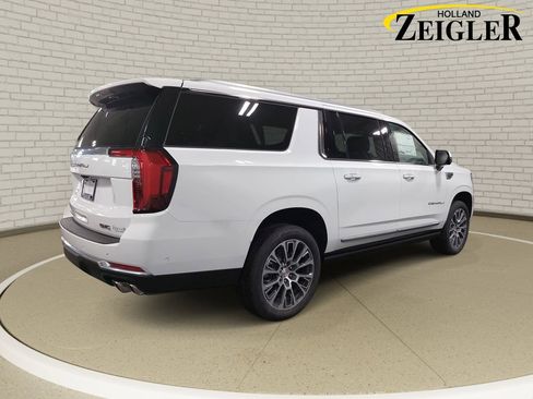 New 2026 GMC Yukon XL Denali w/ Sun & Power Step Package image 5