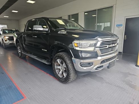 Used 2019 RAM 1500 Laramie AWD/4WD image 2