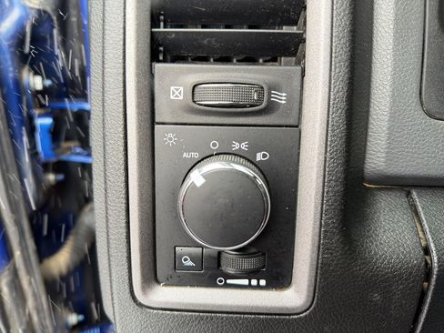 Used 2017 RAM 2500 Tradesman w/ Chrome Appearance Group image 15