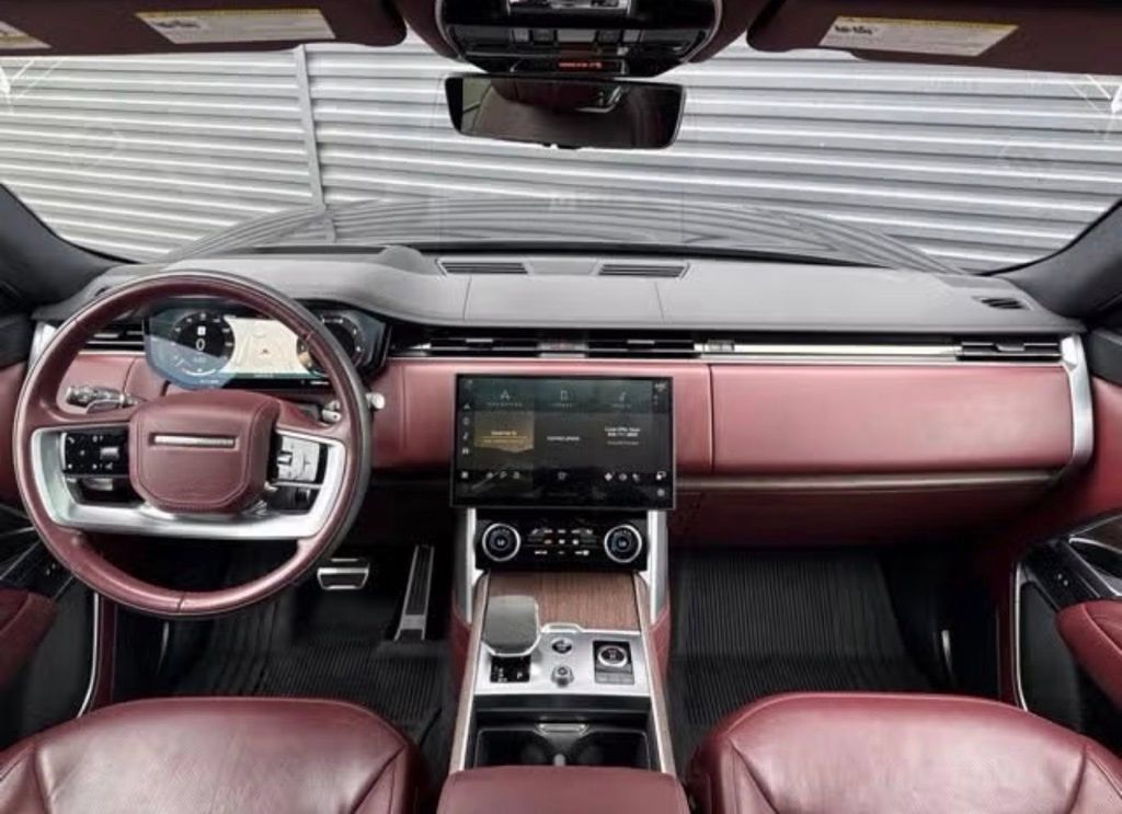 Used 2023 Land Rover Range Rover SE AWD/4WD image 14