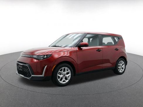 Used 2025 Kia Soul LX w/ LX Technology Package FWD image 3