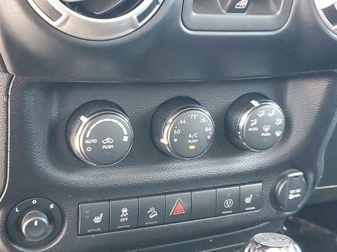Used 2017 Jeep Wrangler Unlimited Sahara w/ Quick Order Package 24E Chief AWD/4WD image 26