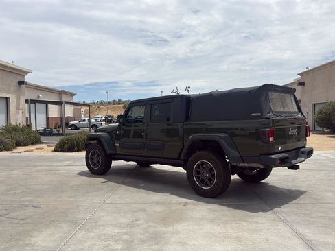 Used 2022 Jeep Gladiator Overland w/ Popular Equipment Package AWD/4WD image 5