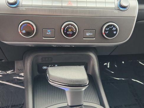 New 2026 Hyundai Kona SE image 23