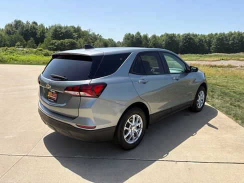 Used 2024 Chevrolet Equinox LS w/ LS Convenience Package FWD image 9