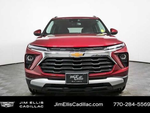 Used 2025 Chevrolet TrailBlazer LT AWD/4WD image 30
