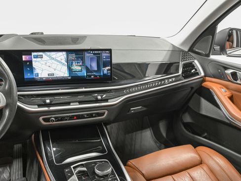 Used 2023 BMW X7 xDrive40i w/ Premium Package image 29