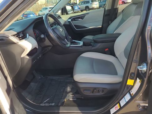 Used 2019 Toyota RAV4 XLE Premium w/ Advanced Technology Package image 19