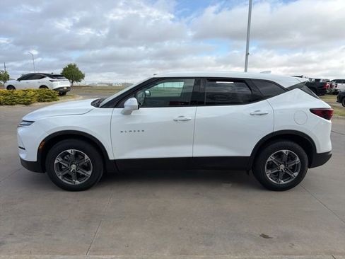 Used 2025 Chevrolet Blazer LT FWD image 4