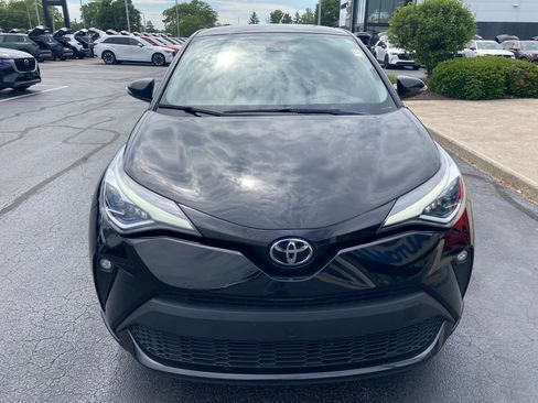 Used 2022 Toyota C-HR Limited FWD image 3