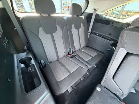 Used 2022 Kia Sorento LX AWD/4WD image 16