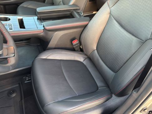 Certified 2025 Toyota Sienna XSE FWD image 29