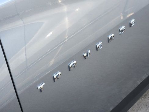 Used 2023 Chevrolet Traverse LT image 9