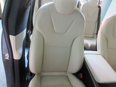 Used 2023 Tesla Model X AWD/4WD image 27