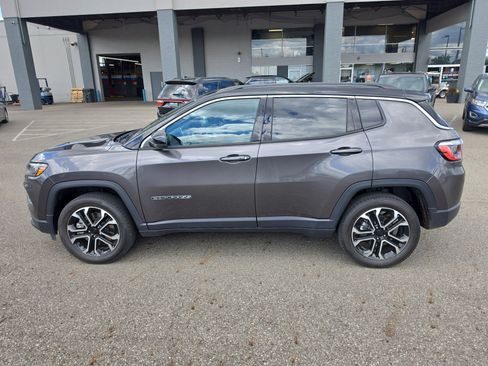 Used 2023 Jeep Compass Limited w/ Sun and Sound Group AWD/4WD image 6