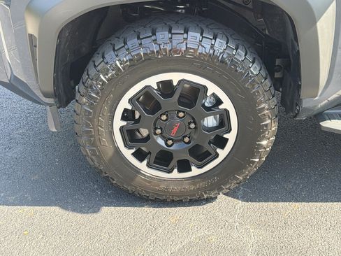 Used 2025 Toyota 4Runner TRD Off-Road Premium AWD/4WD image 11