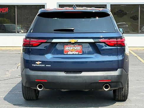 Used 2022 Chevrolet Traverse LS AWD/4WD image 9