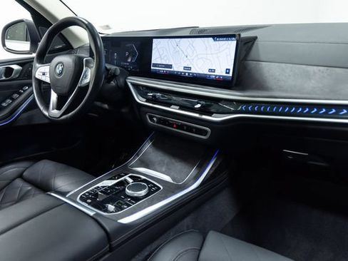 Used 2025 BMW X7 xDrive40i AWD/4WD image 27