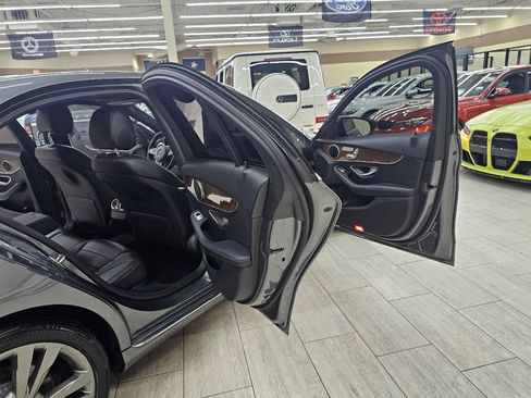 Used 2018 Mercedes-Benz C 300 Sedan w/ Premium Package image 15