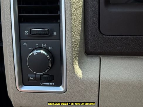 Used 2016 RAM 1500 Classic SLT AWD/4WD image 15