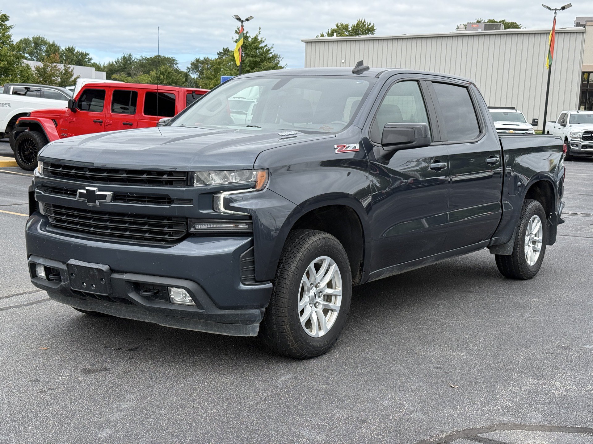 Used 2021 Chevrolet Silverado 1500 RST w/ Z71 Off-Road Package AWD/4WD image 4