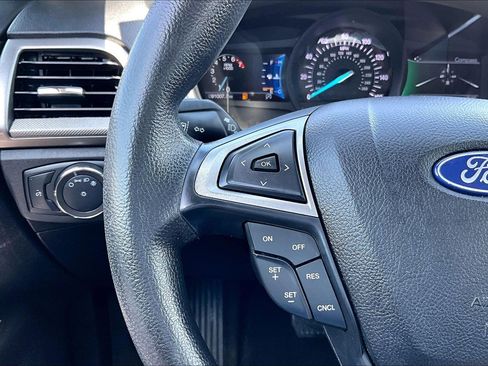 Used 2020 Ford Fusion SE FWD image 19