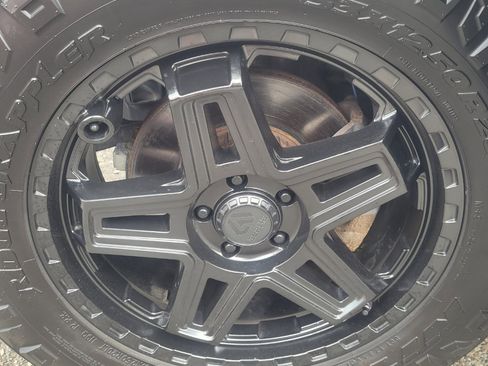 Used 2020 Land Rover Defender 110 S image 40