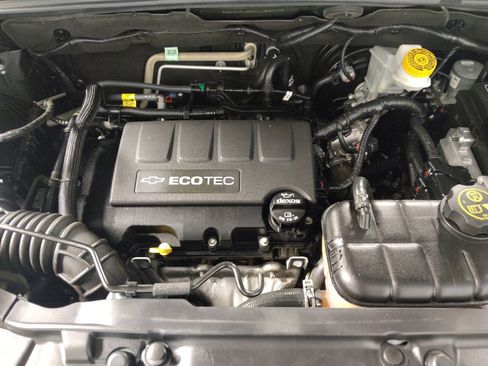 Used 2020 Chevrolet Trax LT w/ Driver Confidence Package FWD image 30