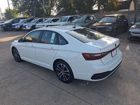 Used 2025 Volkswagen Jetta Sport FWD image 8