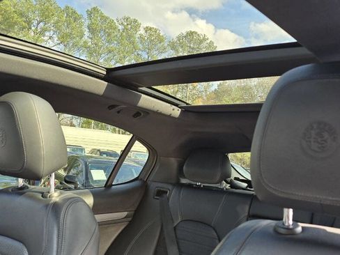 Used 2018 Alfa Romeo Stelvio Ti Sport image 21