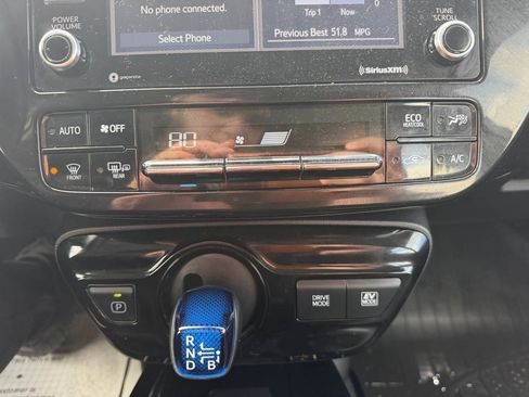 Used 2021 Toyota Prius XLE image 34