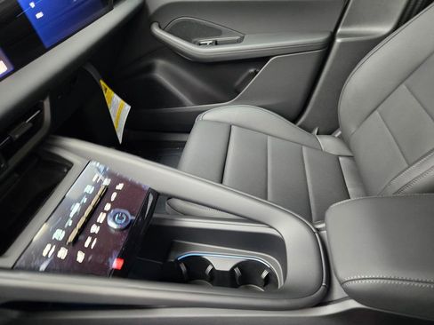 New 2025 Porsche Macan Turbo Electric image 23