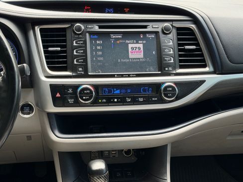 Used 2019 Toyota Highlander Limited Platinum AWD/4WD image 31