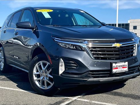 Used 2023 Chevrolet Equinox LT image 2