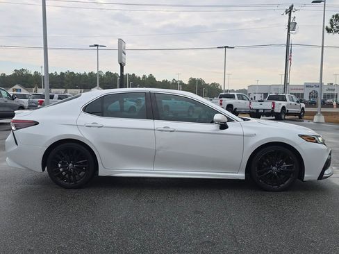 Used 2021 Toyota Camry XSE image 6