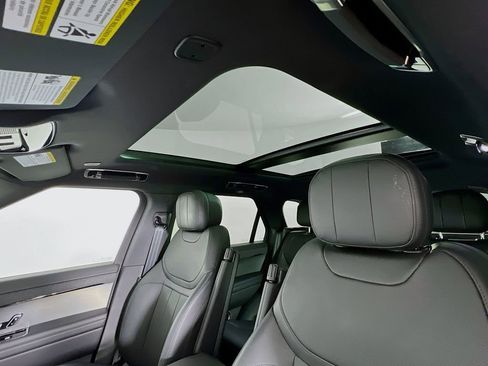 Used 2025 Land Rover Range Rover Sport SE image 23