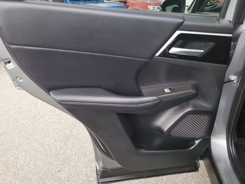 Used 2024 Mitsubishi Outlander SE FWD image 12